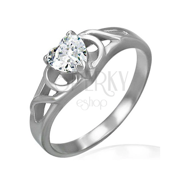 Knot band engagement ring with heart-shaped zircon