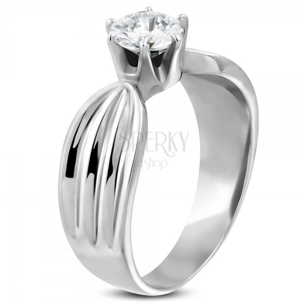 316L steel woman's ring with clear zircon and indents on the sides