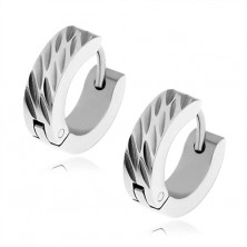 Glossy steel earrings in silver colour, diagonal decorative notches