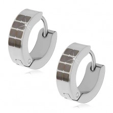 Hinged snap earrings made of 316L steel in silver colour, black squares