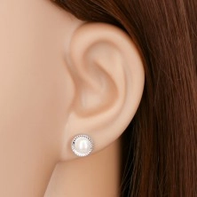 585 gold earrings - circle adorned with notches and white pearl, studs