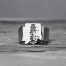 Razor blade ring made of stainless steel