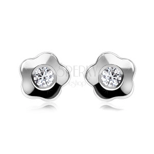 Brilliant earrings made of white 375 gold - glossy flowers with diamond in the middle, studs