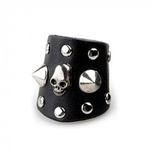 Black leather ring - skull and spikes