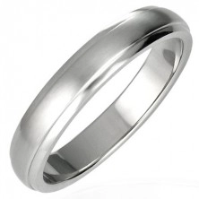 Stainless steel ring with protruding middle part