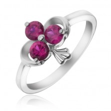 Silver ring - ribbon and trefoil of fuchsia color