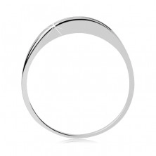 Silver ring - shimmering zircon line